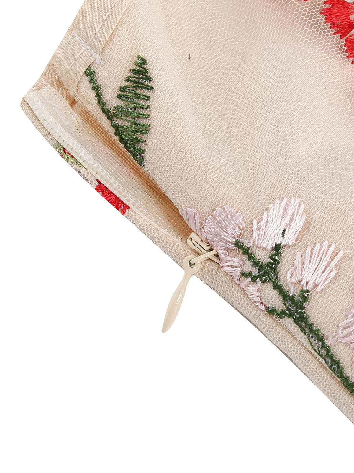 1950s Embroidered Floral V-Neck Swing Dress - Image 7