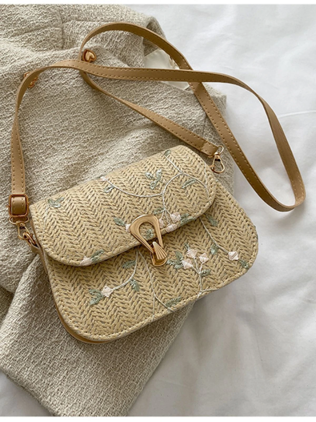 Vintage Woven Embroidered Flower Chain Bag - Image 2