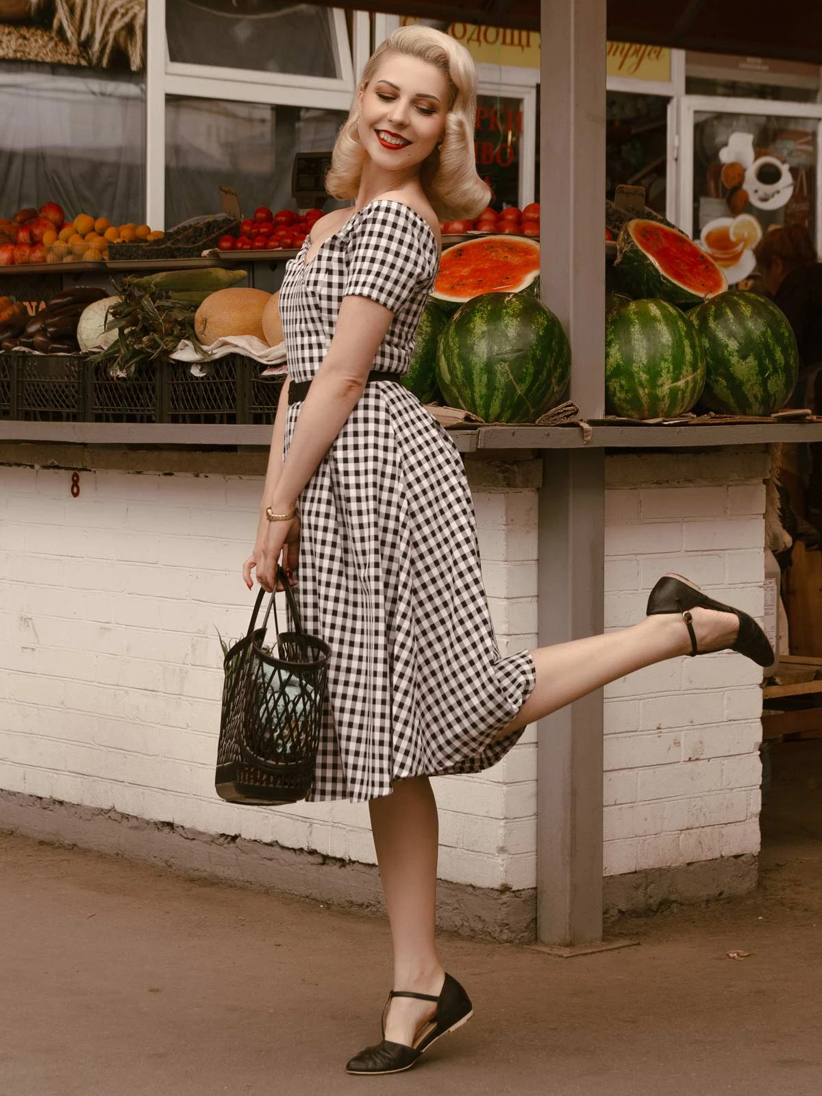 Black 1950s Plaid Swing Dress - Image 5
